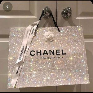 Meet your Posher, Laila